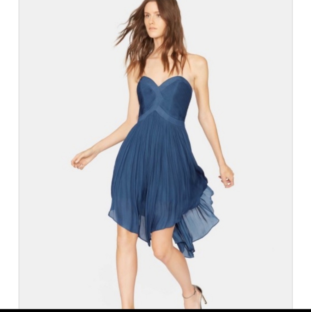 🆕Halston cocktail straplessdres…